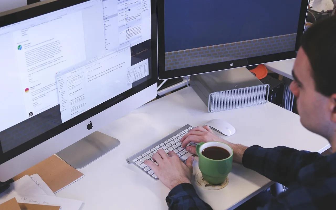 Clavier mécanique pour programmeur : 4 profils pour trancher entre productivité et bruit