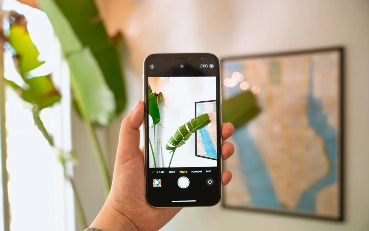 Retoucher vos photos sur mobile avec l'IA générative gratuite en 2026